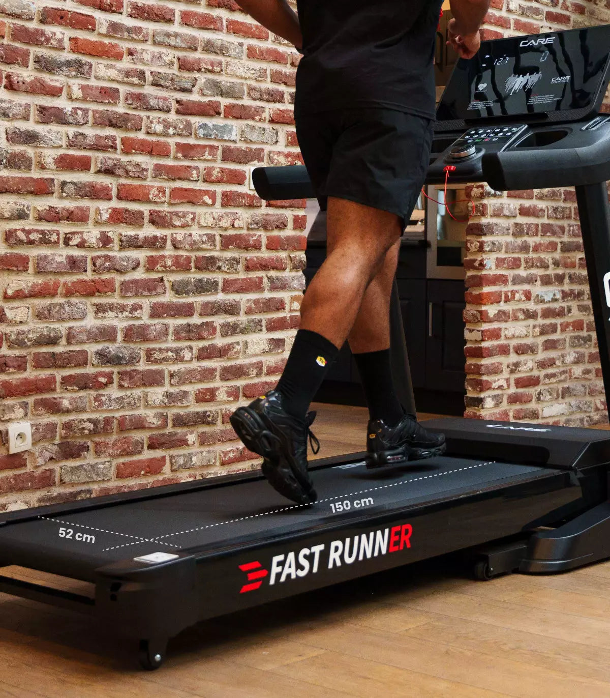 Tapis de course 22 km/h Fast Runner SP connecté -  CARE